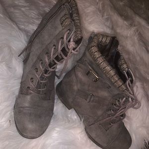 Combat boots